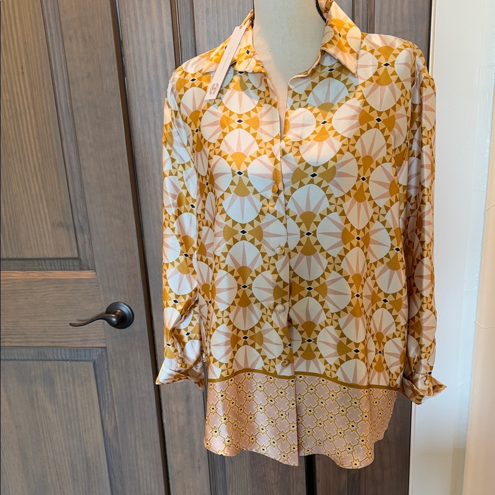 House of Harlow 1960 Geometric Gold and Cream Blouse